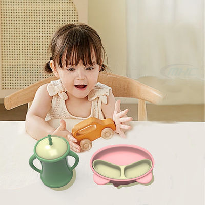 Silicona ergonómica Panda 6-12 meses en el juego de placas de succión para alimentos esenciales para bebés